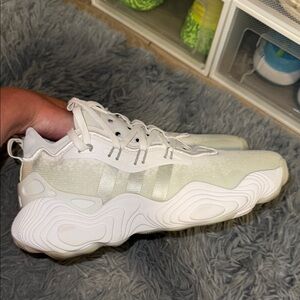 Worn once Mens Adidas Basketball Shoes